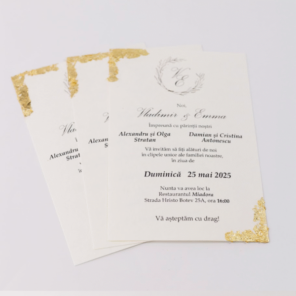 Invitație elegantă cu colțuri foliate în auriu