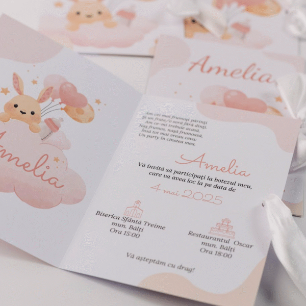 Invitație de cumătrie tip carte cu iepuraș și fundiță albă din satin