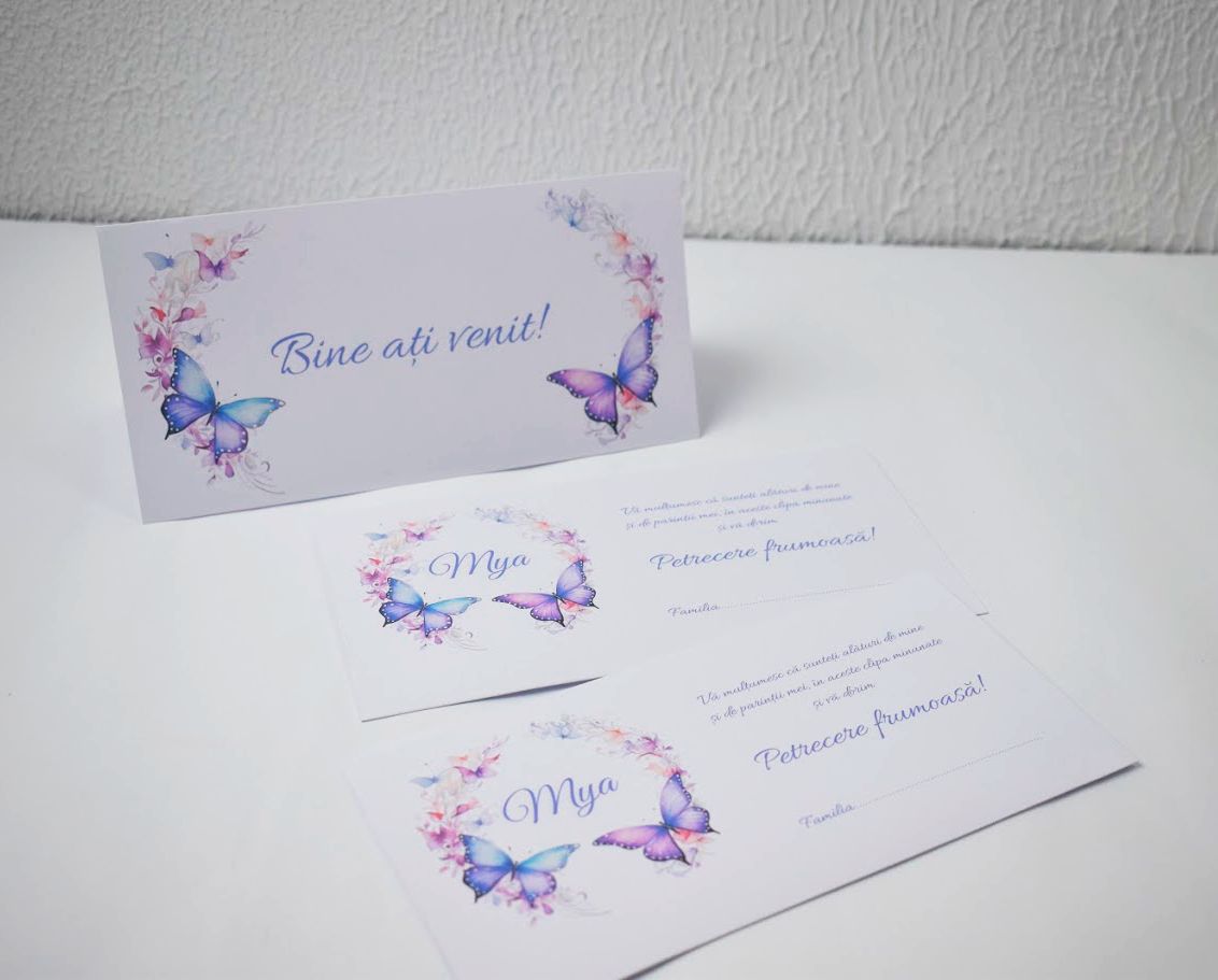 Plic elegant cu fluturi violet pentru daruri