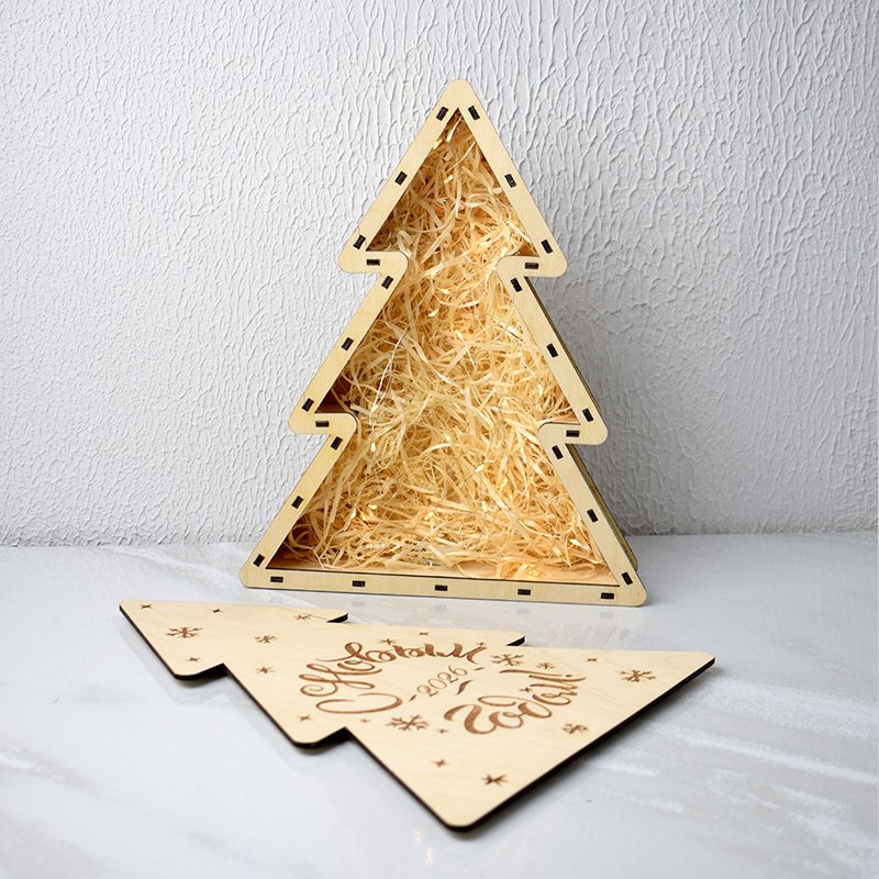 Cutie în formă de brad