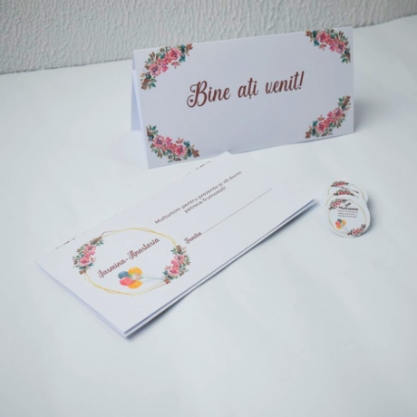 Plic elegant cu flori – daruri pentru fetiță