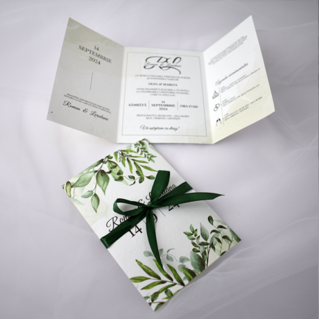 Invitație de nuntă trifold elegantă cu panglică verde smarald