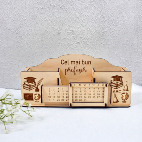 Organizator de birou cu calendar permanent